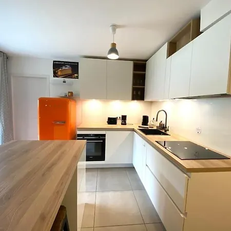Astoria - Parking, Velos, Jardin Et Terrasse Apartamento *