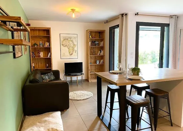 Astoria - Parking, Velos, Jardin Et Terrasse شقة *