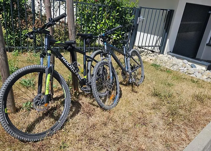Astoria - Parking, Velos, Jardin Et Terrasse شقة *